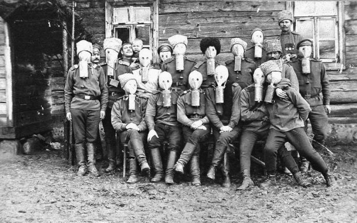 gas_mask_1900.jpg